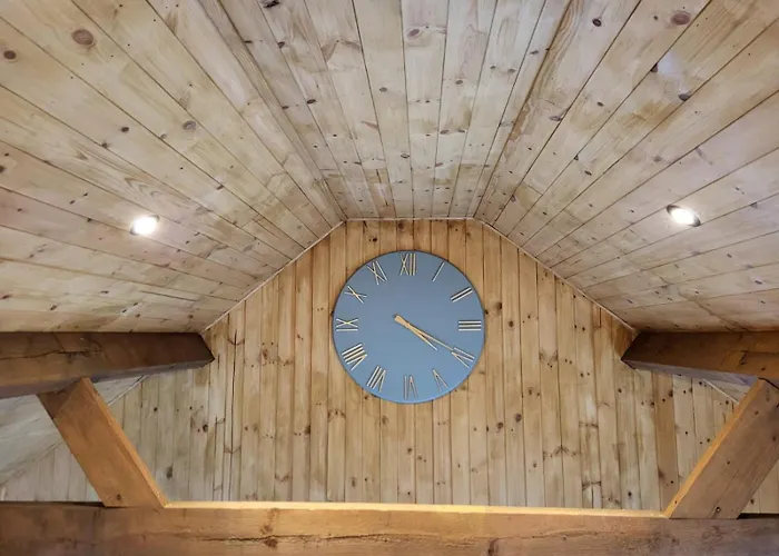 Mount Bolton Loft House