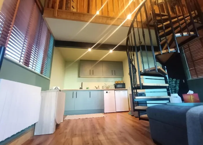 Mount Bolton Loft House